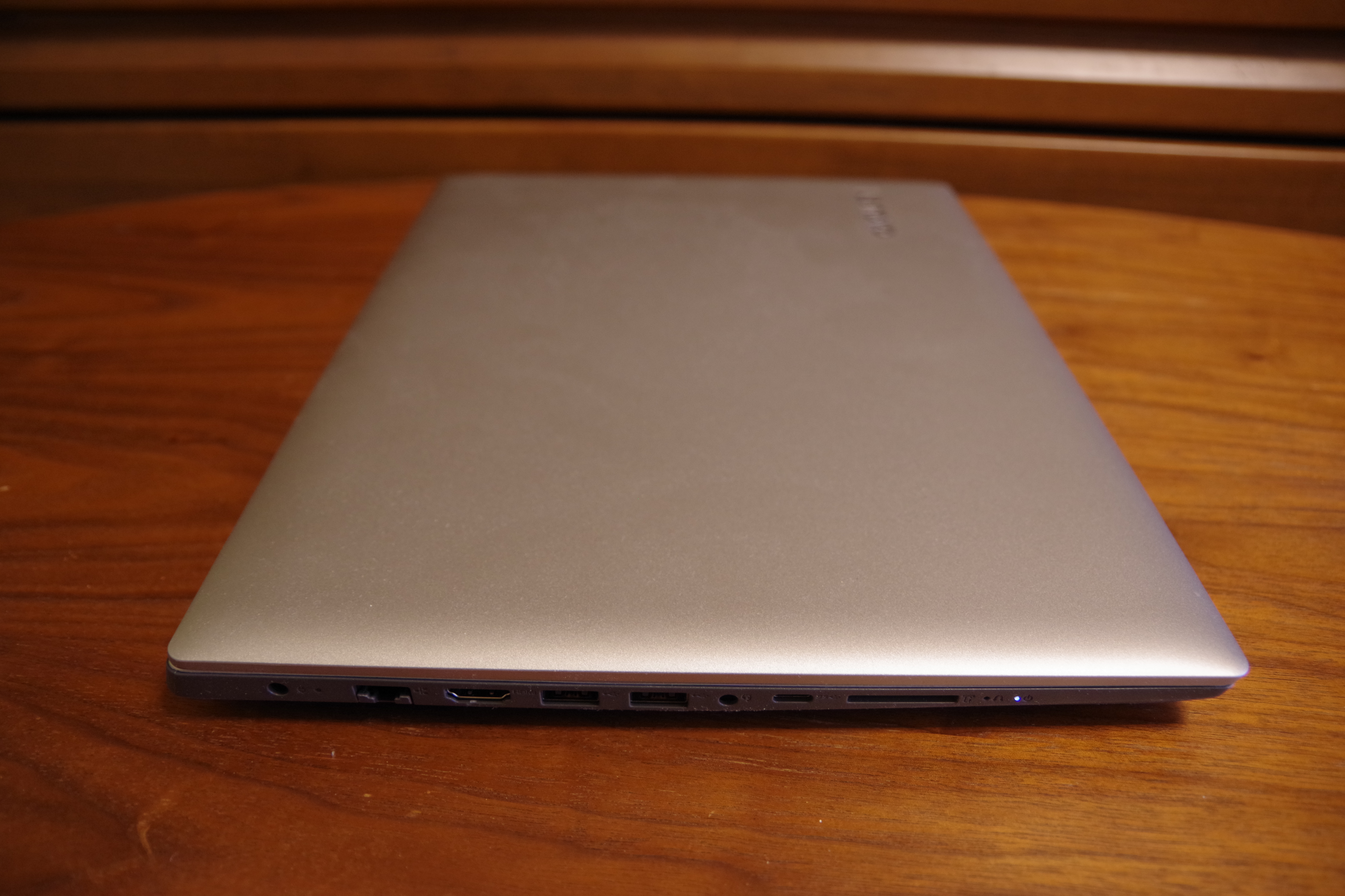 Lenovo(レノボ)「Ideapad 330(14)」のインターフェイス